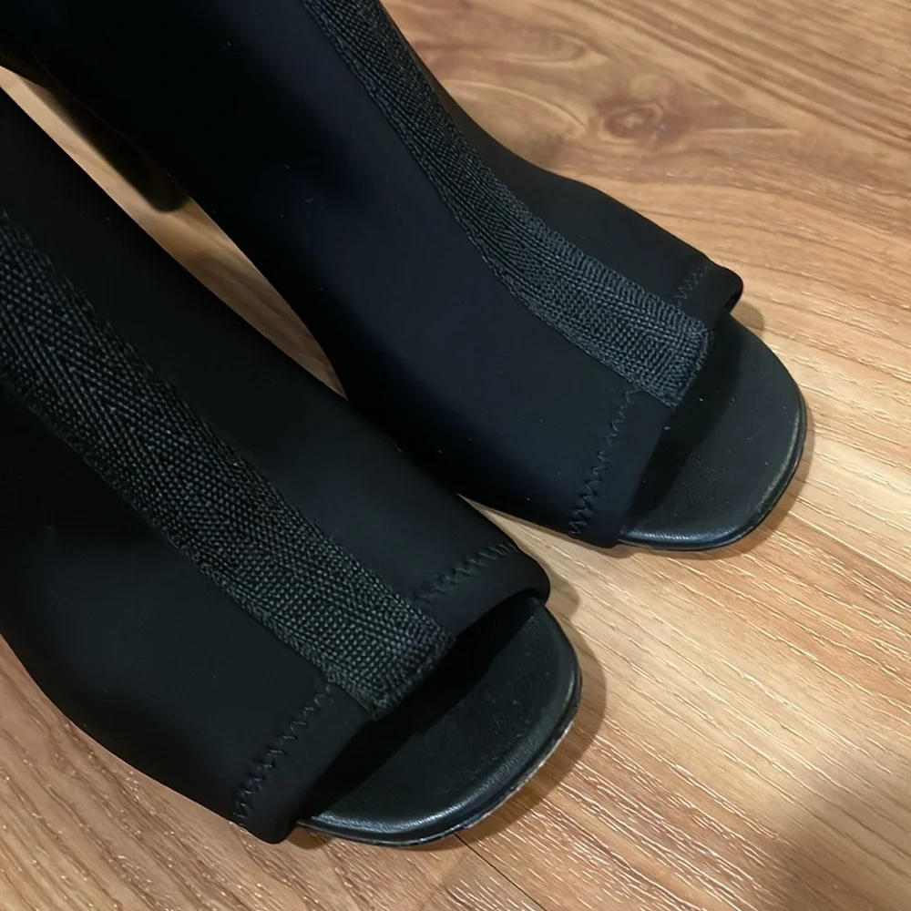 Donald J Pliner Riley Peep Toe Booties Heeled - Picture 7 of 8